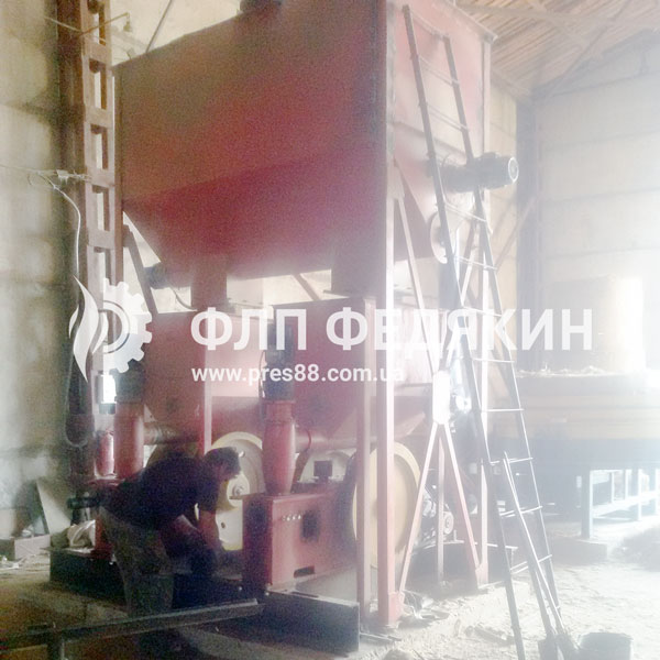Линия брикетирования соломы